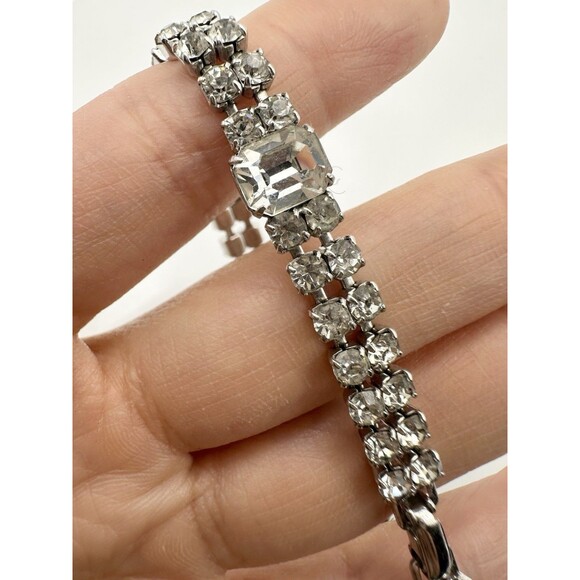 Vintage Clear Rhinestone Silver Tone Bracelet 7” - Picture 4 of 6